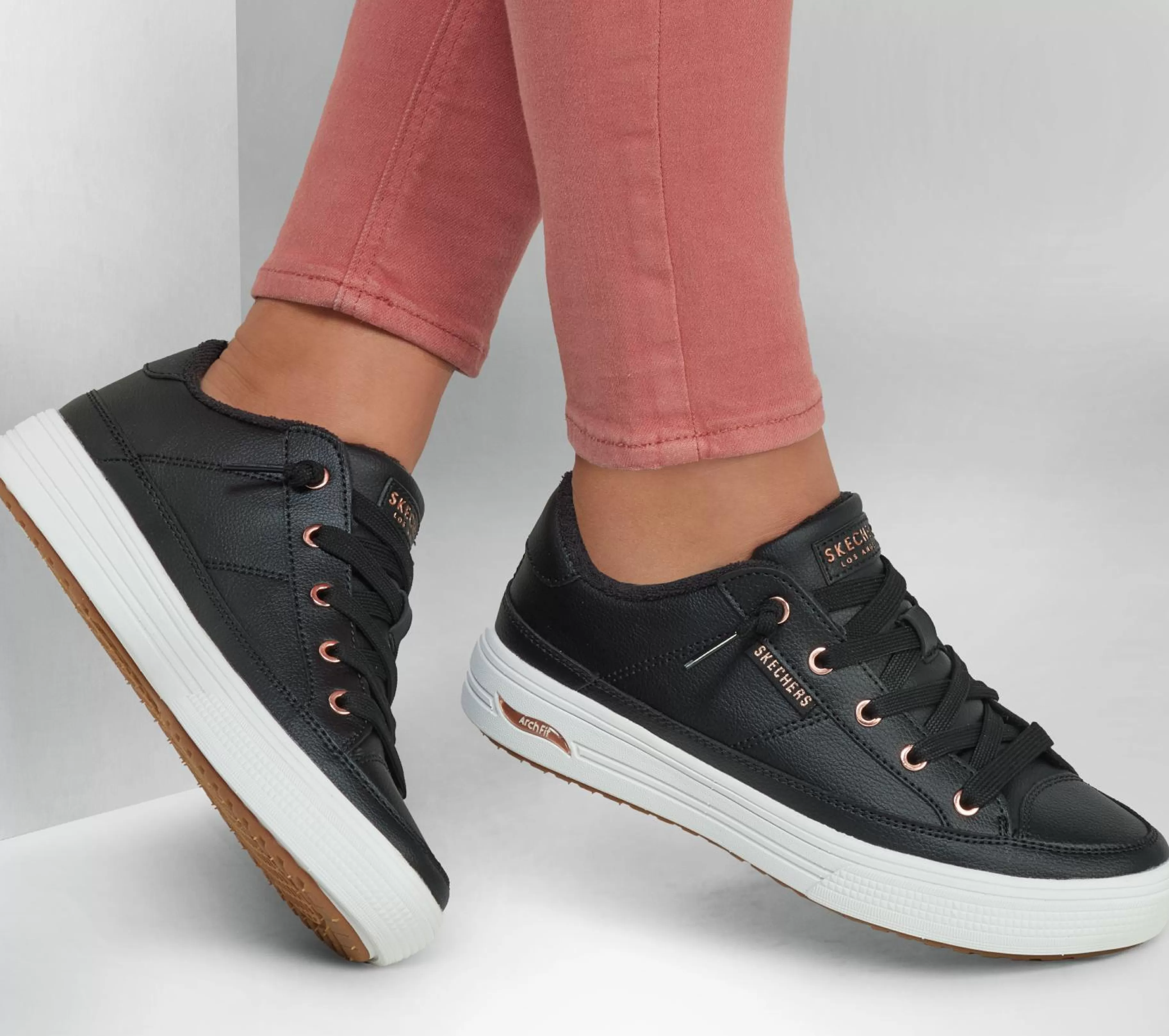 Sapatos Rasos | Com Atacadores | SKECHERS Arch Fit Arcade - On My Way PRETO